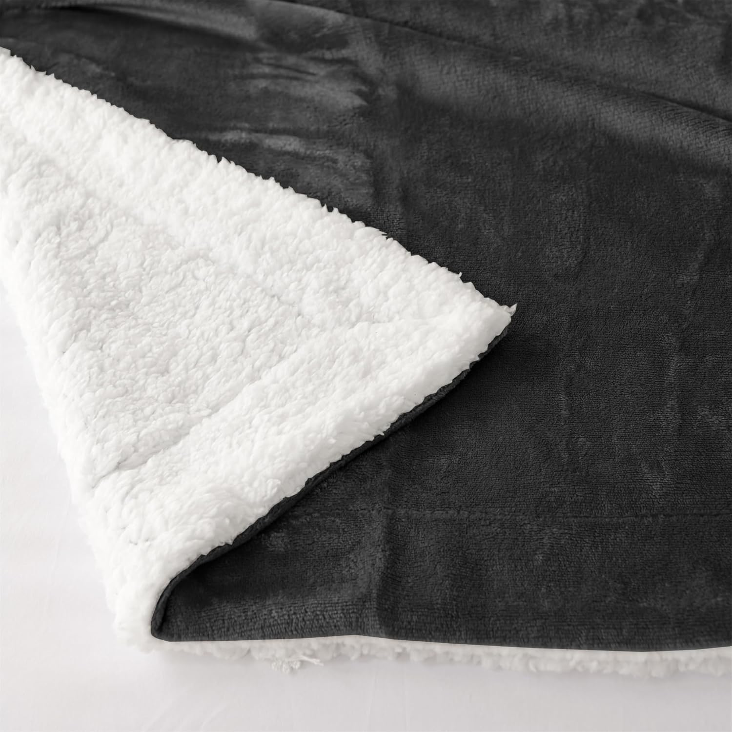 Plaid Douillet, 150 x 200 cm, Noire, Couverture en Polaire, Couverture Sherpa, jeté de canapé, Chaude et Douce pour l'hiver