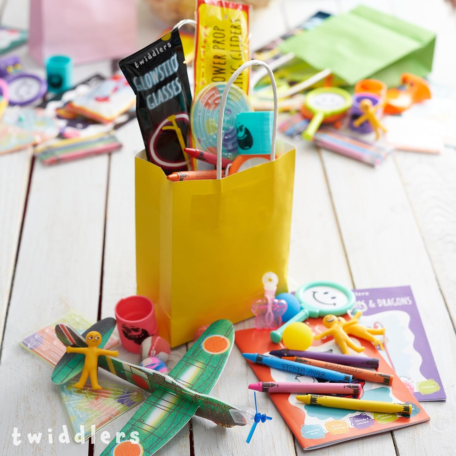 THE TWIDDLERS Lot de 60 cadeaux premium pour anniversaire d'enfant pour filles et garçons - Sacs cadeaux remplis de jouets