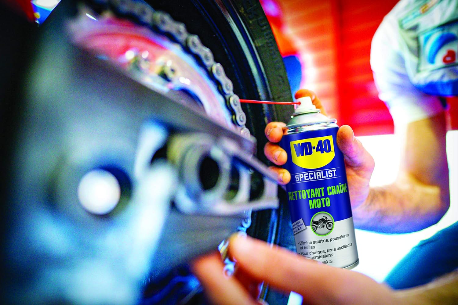 WD-40 Specialist Moto • Nettoyant Chaîne • Aérosol • Sèche rapidement • Ne laisse pas de résidus • Aide à réduire l'usure • 400 ML